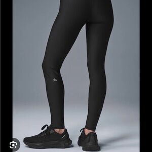 ALO Yoga Women's Sleek Black Leggings
